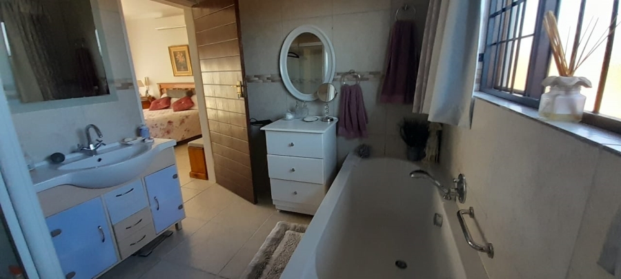 3 Bedroom Property for Sale in Flamwood North West